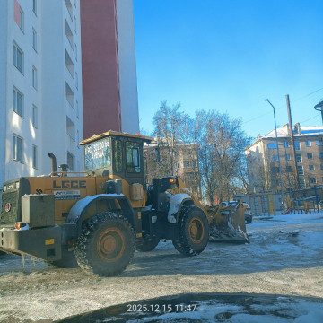 Снег идет..а мы его убираем!